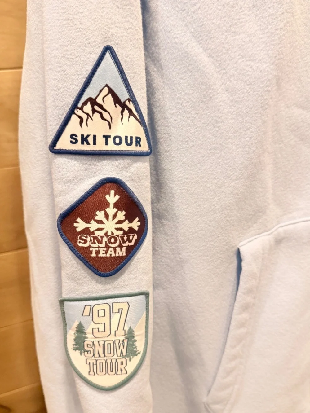 Cotton On Plush premium Ski patches graphic hoodie in blue Size Medium